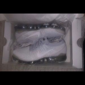 Woman’s Air Vapormax Flyknit 3 ‘Pure Platinum’